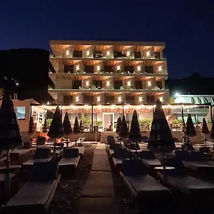 Hotel Aross